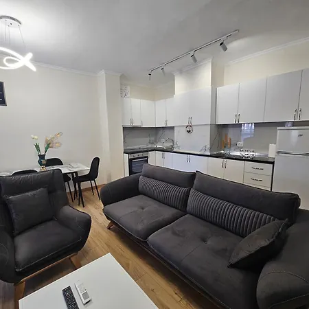 New Bazar-central 1 With Balcony 티라나