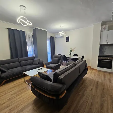 New Bazar-central 1 With Balcony Apartment