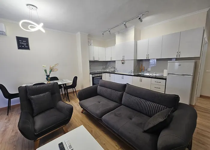 New Bazar-central 1 With Balcony Tiran